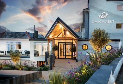 Exterior shot of St Michaels Resort Main Entrance Arrival Lounge